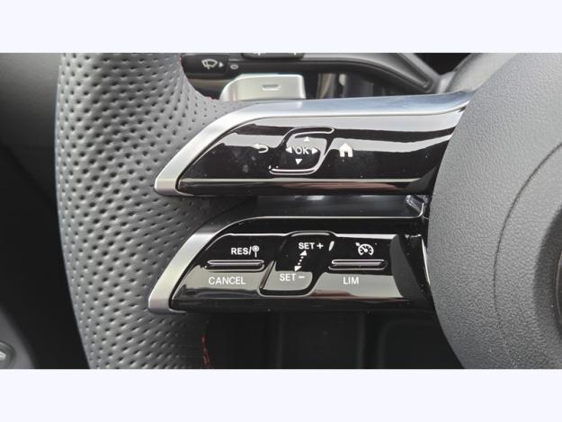 MERCEDES-BENZ GLA 200 d AMG Line  GLA 200 d AMG Line