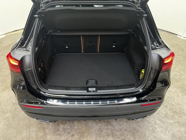 MERCEDES-BENZ GLA 200 d AMG Line  GLA 200 d AMG Line