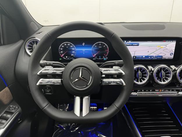 MERCEDES-BENZ GLA 200 d AMG Line  GLA 200 d AMG Line