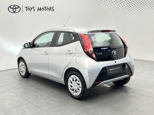 TOYOTA Aygo 1.0 VVT-i x-play  