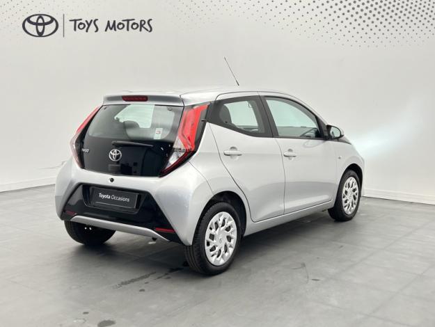 TOYOTA Aygo 1.0 VVT-i x-play  