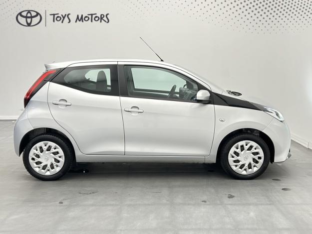 TOYOTA Aygo 1.0 VVT-i x-play  