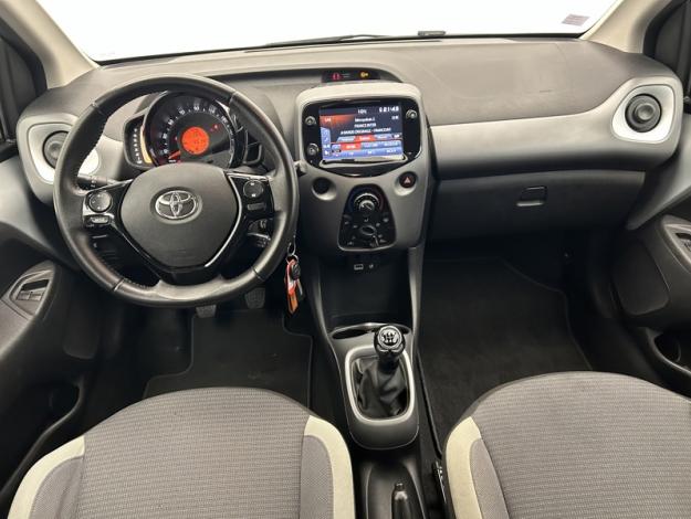 TOYOTA Aygo 1.0 VVT-i x-play  