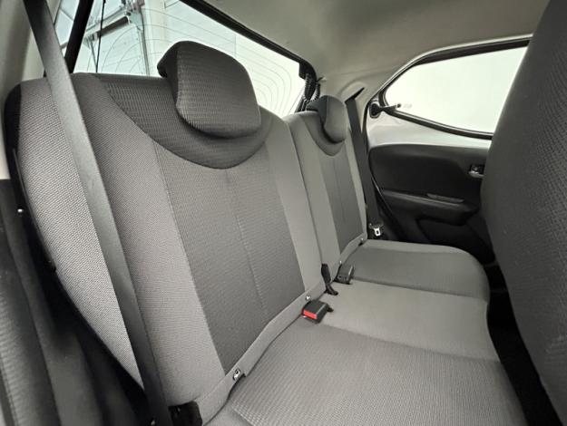 TOYOTA Aygo 1.0 VVT-i x-play  