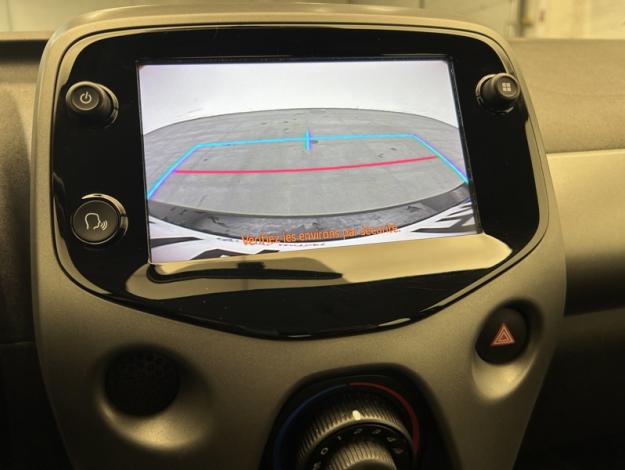 TOYOTA Aygo 1.0 VVT-i x-play  