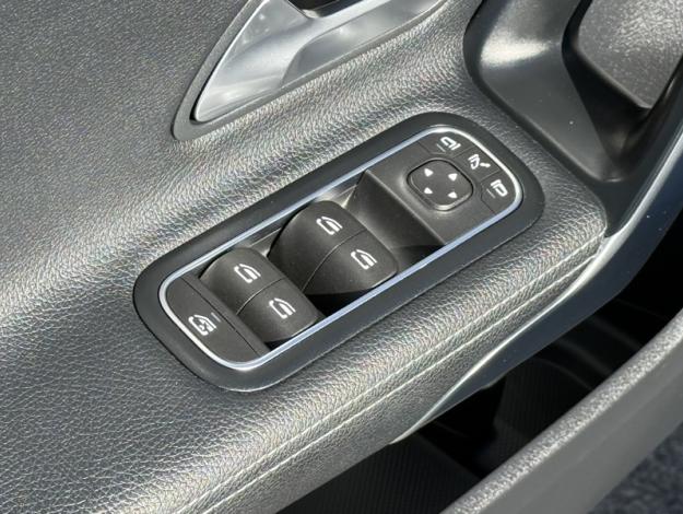 MERCEDES-BENZ Classe A 180 d Progressive Line  Classe A Berline / V1771 Classe A 180 d Berline Progressive Line