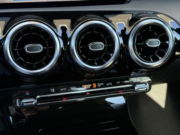 MERCEDES-BENZ Classe A 180 d Progressive Line  Classe A Berline / V1771 Classe A 180 d Berline Progressive Line