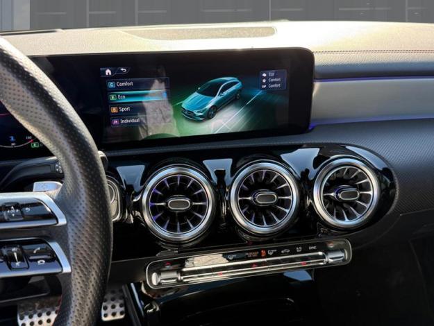 MERCEDES-BENZ 180 d Shooting Brake AMG Line  