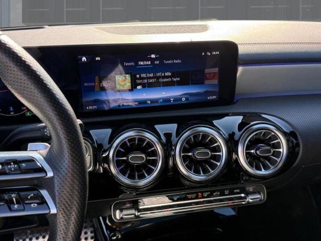 MERCEDES-BENZ 180 d Shooting Brake AMG Line  