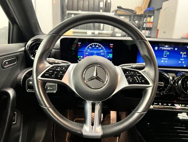 MERCEDES-BENZ A 250 e Luxury Line  