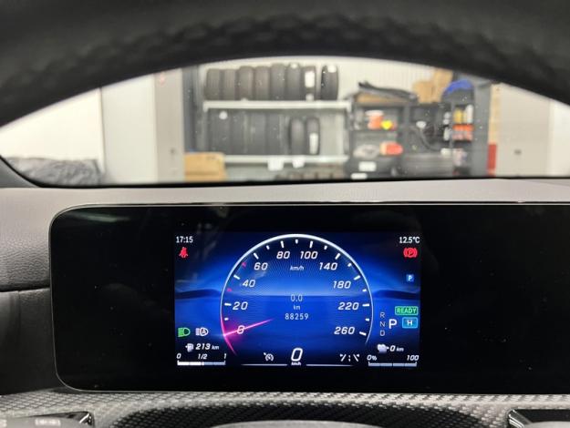 MERCEDES-BENZ A 250 e Luxury Line  