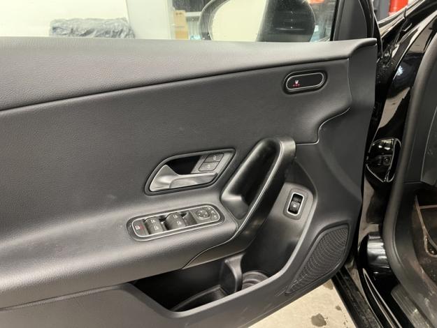 MERCEDES-BENZ A 250 e Luxury Line  