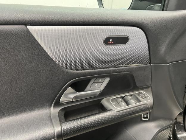 MERCEDES-BENZ GLB 200 d Business Line Attelage  