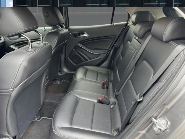 MERCEDES-BENZ GLA-Klasse GLA 180 Off-Roader