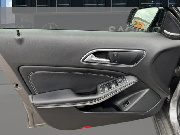 MERCEDES-BENZ GLA-Klasse GLA 180 Off-Roader