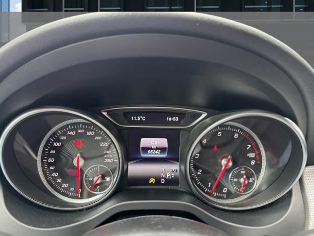 MERCEDES-BENZ GLA-Klasse GLA 180 Off-Roader