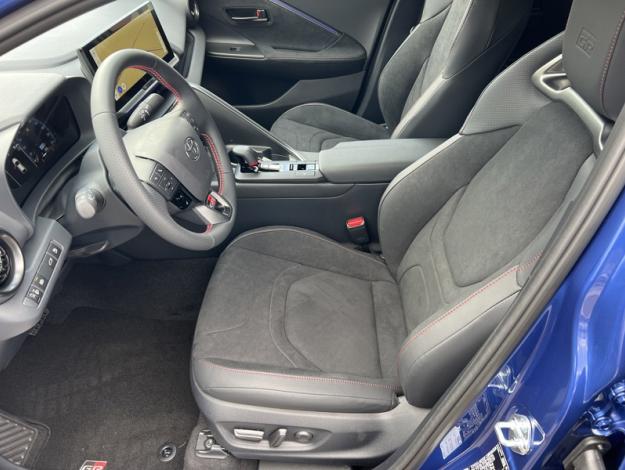 TOYOTA C-HR 2.0 Hybride 200 GR Sport AWD  C HR HYBRIDE NG HYBRIDE 2.0L AWD I GR SPORT MY26