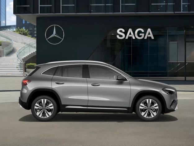 MERCEDES-BENZ GLA 180 tout terrain  GLA 180 Cyber Edition