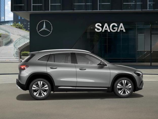 MERCEDES-BENZ GLA 180 tout terrain  GLA 180 Cyber Edition