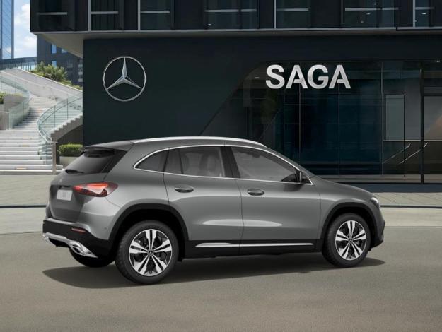 MERCEDES-BENZ GLA 180 tout terrain  GLA 180 Cyber Edition