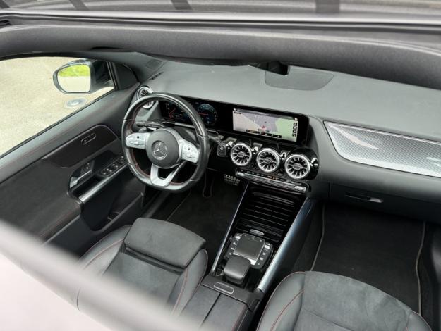 MERCEDES-BENZ GLA 250 e AMG Line  