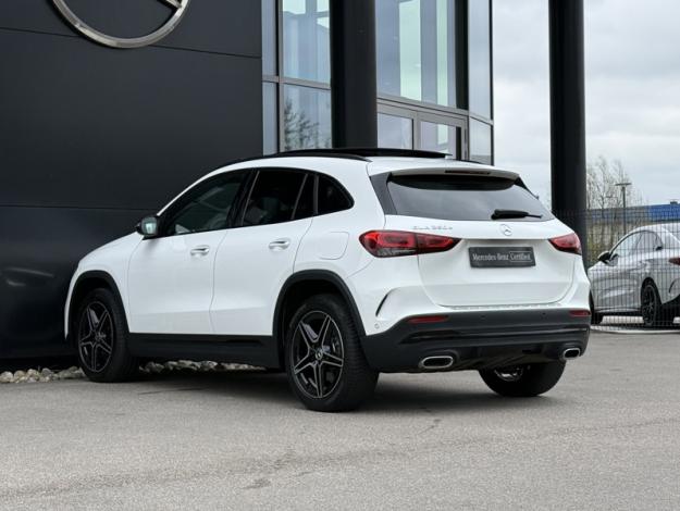 MERCEDES-BENZ GLA 250 e AMG Line  