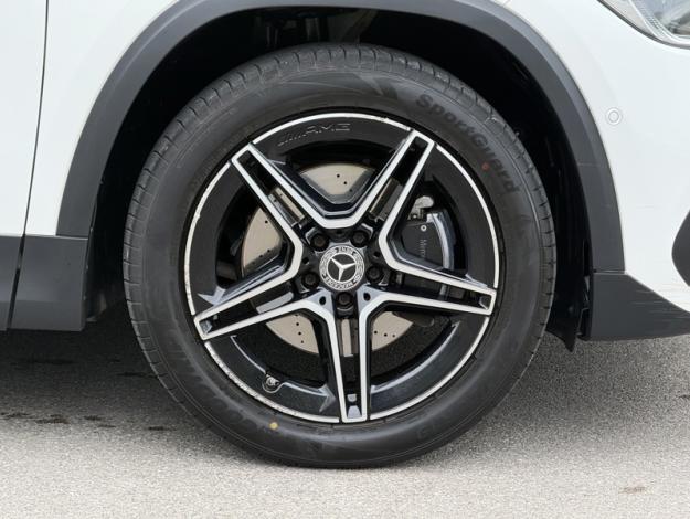 MERCEDES-BENZ GLA 250 e AMG Line  