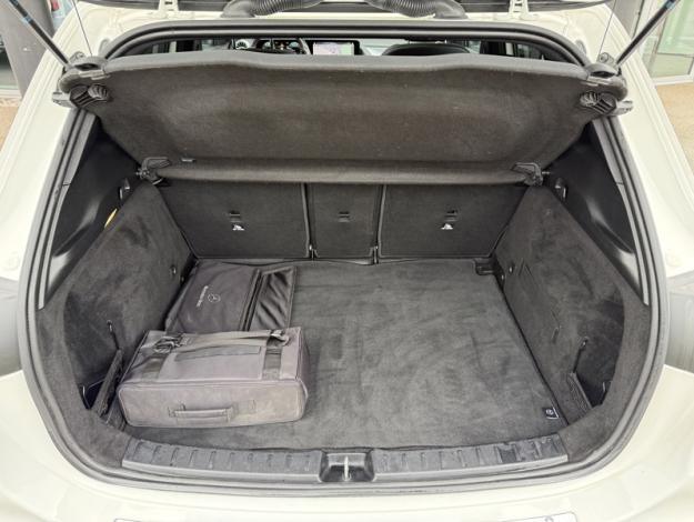 MERCEDES-BENZ GLA 250 e AMG Line  