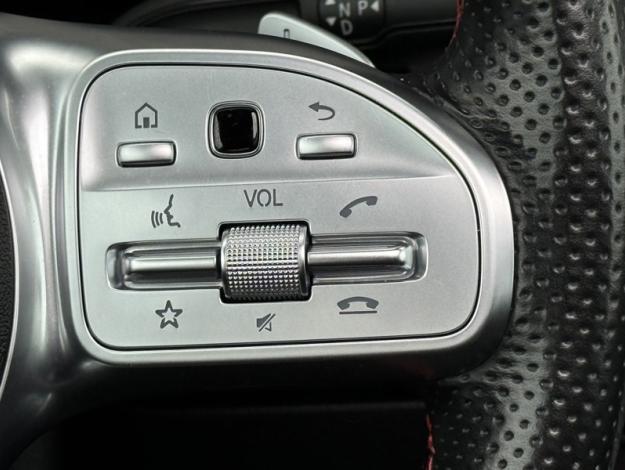 MERCEDES-BENZ GLA 250 e AMG Line  