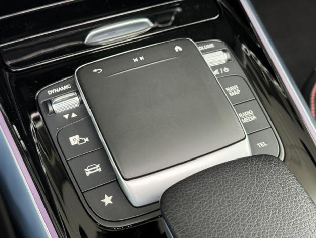 MERCEDES-BENZ GLA 250 e AMG Line  