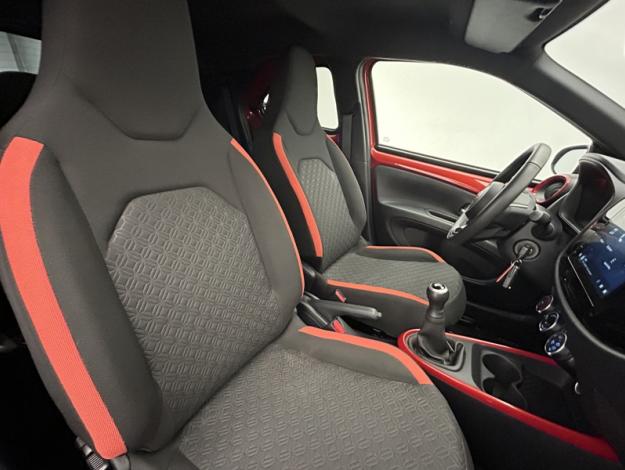 TOYOTA Aygo X 1.0 VVT-i 72 Design   