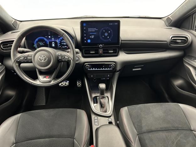 TOYOTA Yaris 130h GR SPORT  