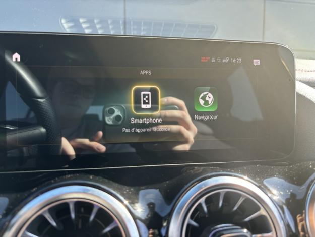 MERCEDES-BENZ EQA 250 AMG Line  