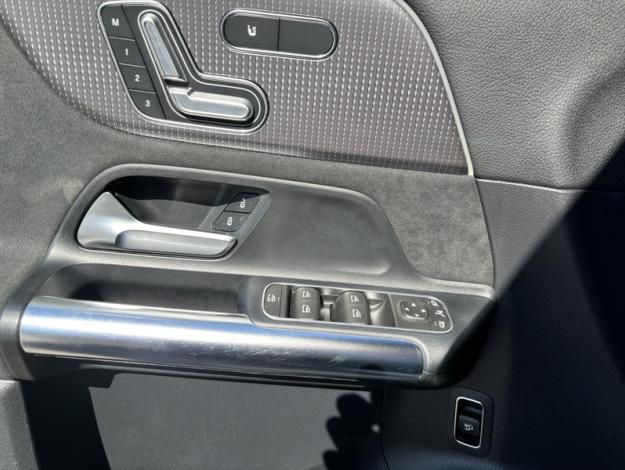 MERCEDES-BENZ EQA 250 AMG Line  