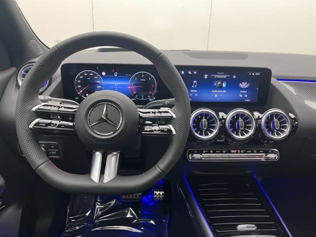 MERCEDES-BENZ GLA 200 d AMG Line  GLA 200 d AMG Line