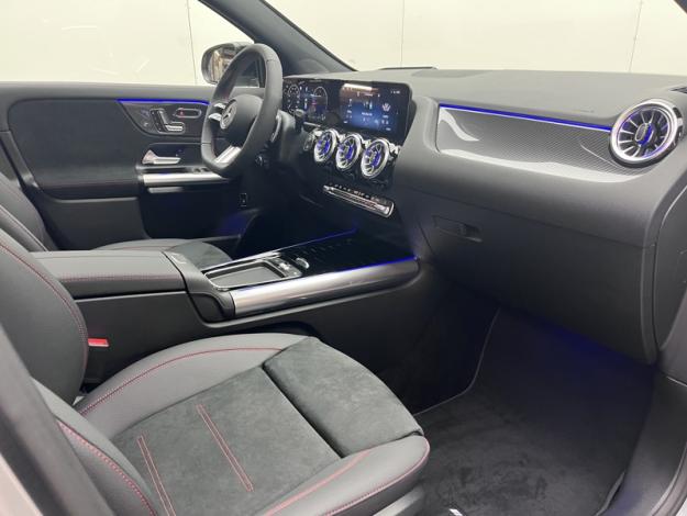 MERCEDES-BENZ GLA 200 d AMG Line  GLA 200 d AMG Line