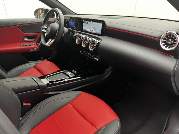 MERCEDES-BENZ Classe A 200 Berline AMG Line  