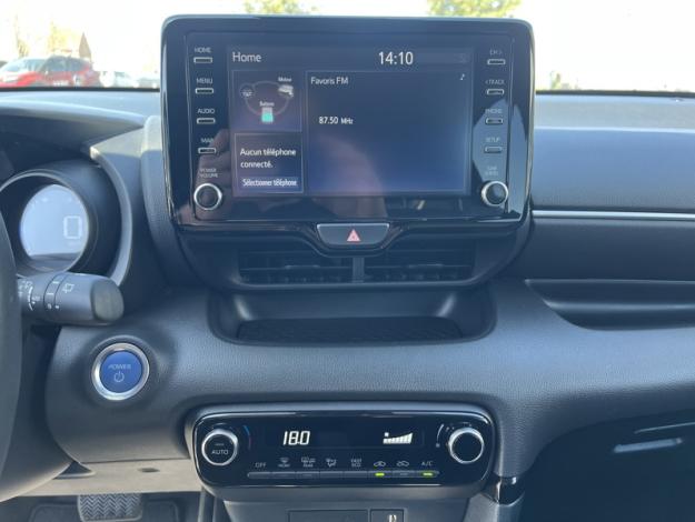 TOYOTA Yaris 116h Design MY22  