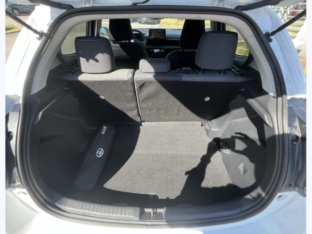 TOYOTA Yaris 116h Design MY22  