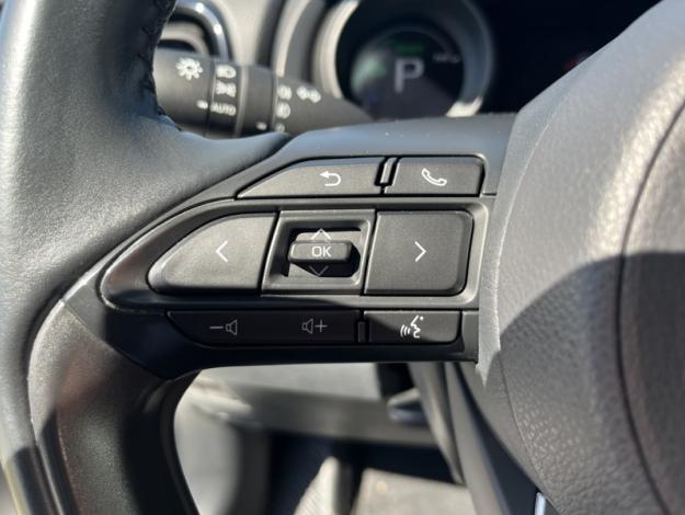 TOYOTA Yaris 116h Design MY22  