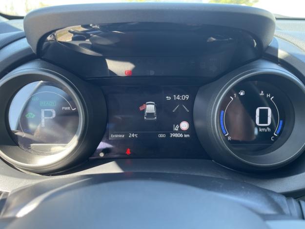 TOYOTA Yaris 116h Design MY22  