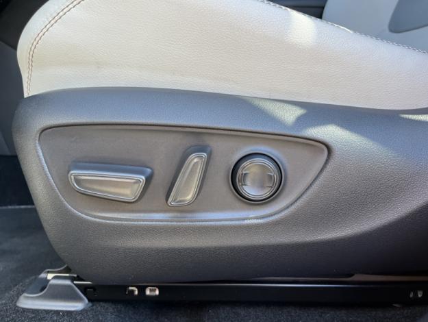 TOYOTA RAV4 218ch Lounge 2WD  MY23