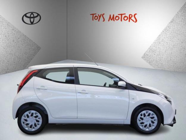 TOYOTA Aygo 1.0 VVT-i x-play  