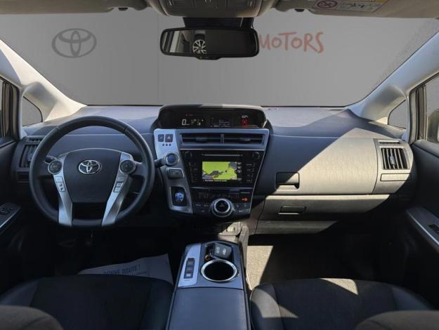 TOYOTA Prius + 136h SkyView  
