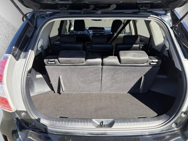 TOYOTA Prius + 136h SkyView  