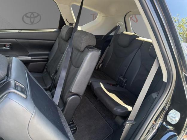 TOYOTA Prius + 136h SkyView  