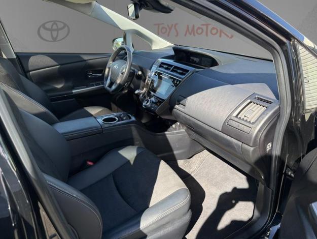 TOYOTA Prius + 136h SkyView  