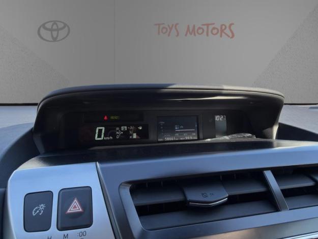 TOYOTA Prius + 136h SkyView  