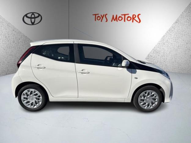TOYOTA Aygo 1.0 VVT-i x-play  