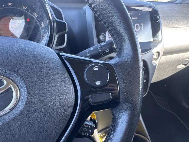 TOYOTA Aygo 1.0 VVT-i x-play  